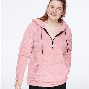 VS PINK HALF ZIP TEDDY PULLOVER